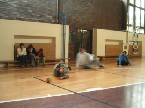 Hrajeme goalball v tělocvičně